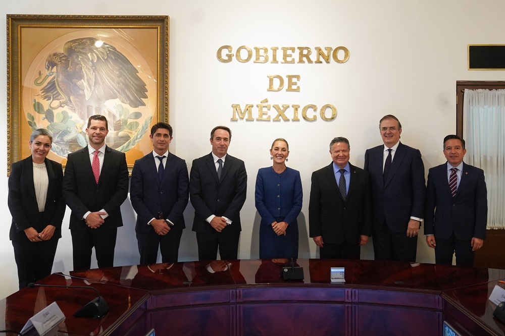 Claudia Sheinbaum recibe en palacio a Eduardo Galperin Lebach, director ejecutivo y fundador de Mercado Libre